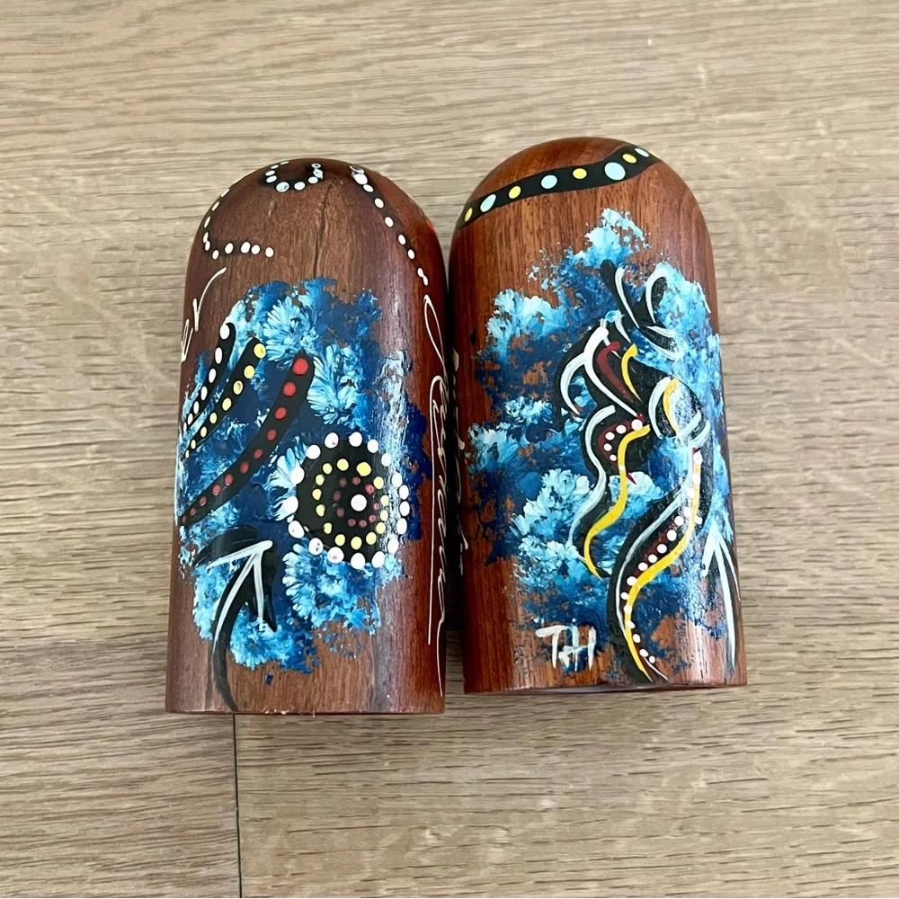 VTG NIB Finecraft Australia Art Hand Painted Wooden‎ Salt Pepper Shakers w Stand